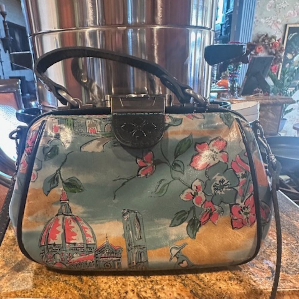 Patricia Nash Excellent Condition Leather Beautiful Girl Antica